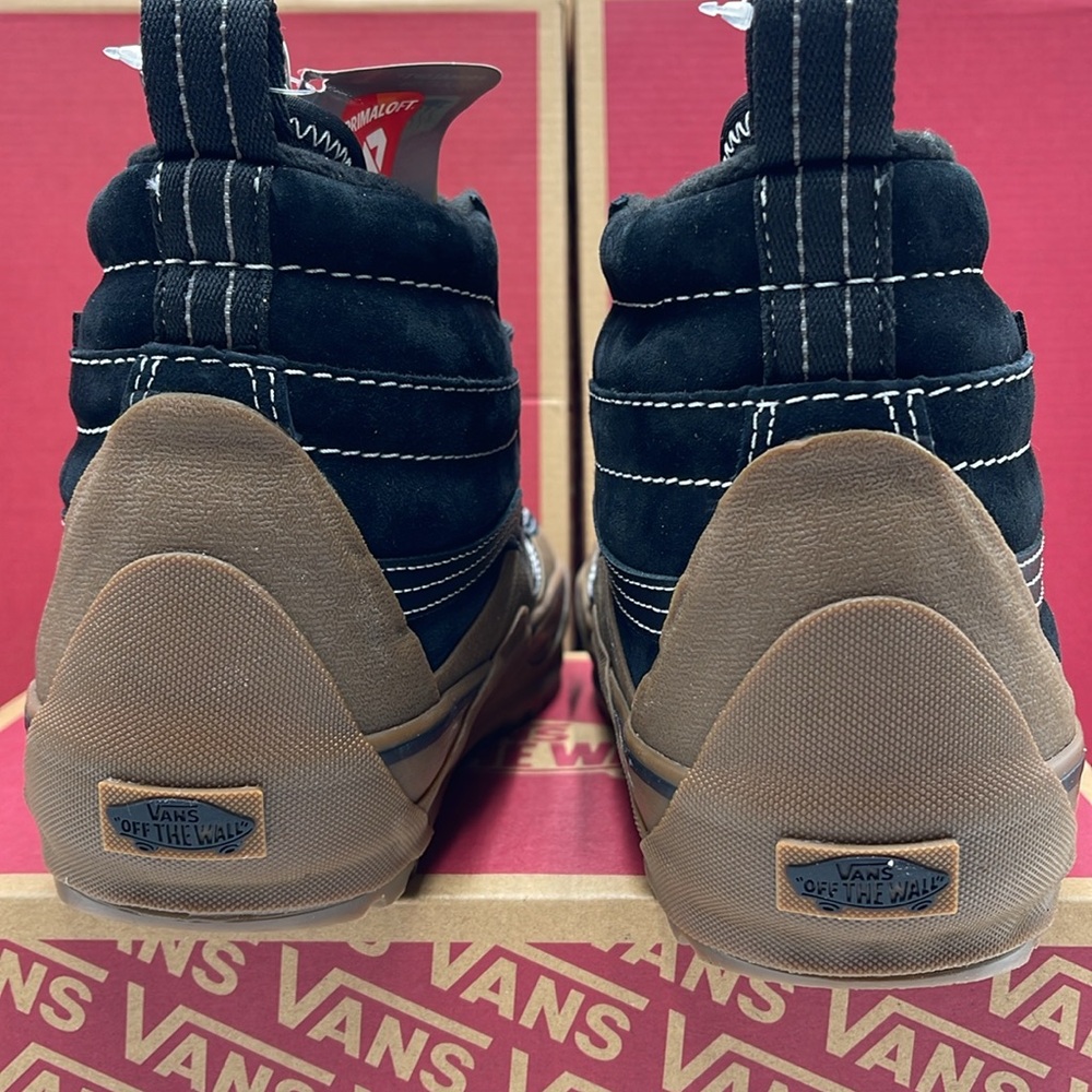 Vans Women’s Sk8-Hi Dip Mte-2
Black/Gum
VN0009QKB9M
Boots Cold Weather Sneakers - Picture 14 of 16